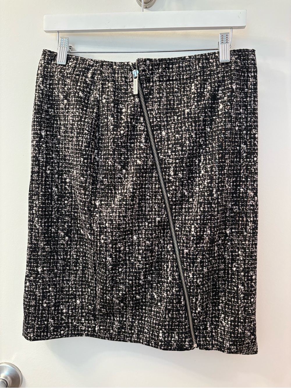 MichaelBlack & White Tweed Zip-Front Pencil Skirt